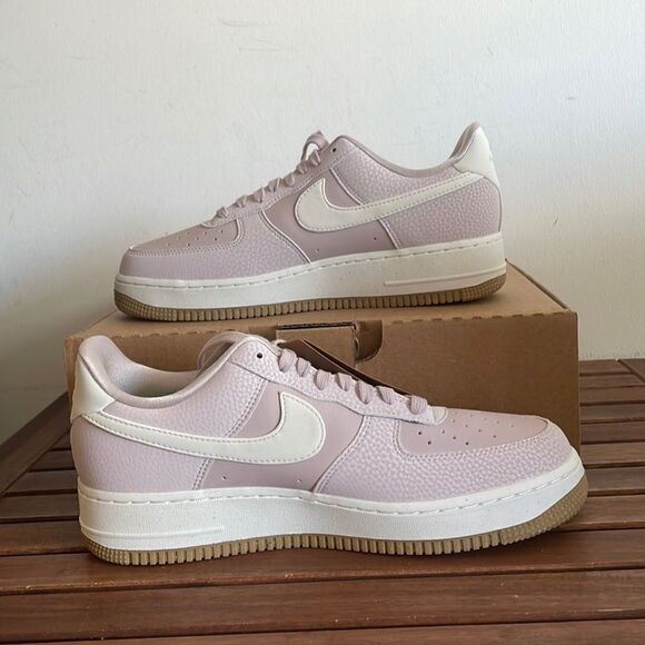 Nike Air Force 1 Low 07 Platinum Violet/Light Bone US Women 10.5/UK8(FN6326-001) - Picture 3 of 11
